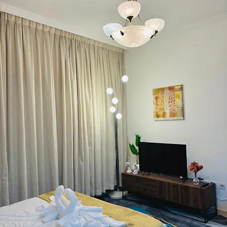 Stunning Studio With Rooftop Pool, Balcony & Gym Dubai Exterior photo