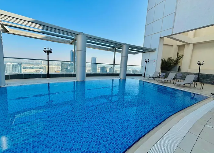 Stunning Studio With Rooftop Pool, Balcony & Gym