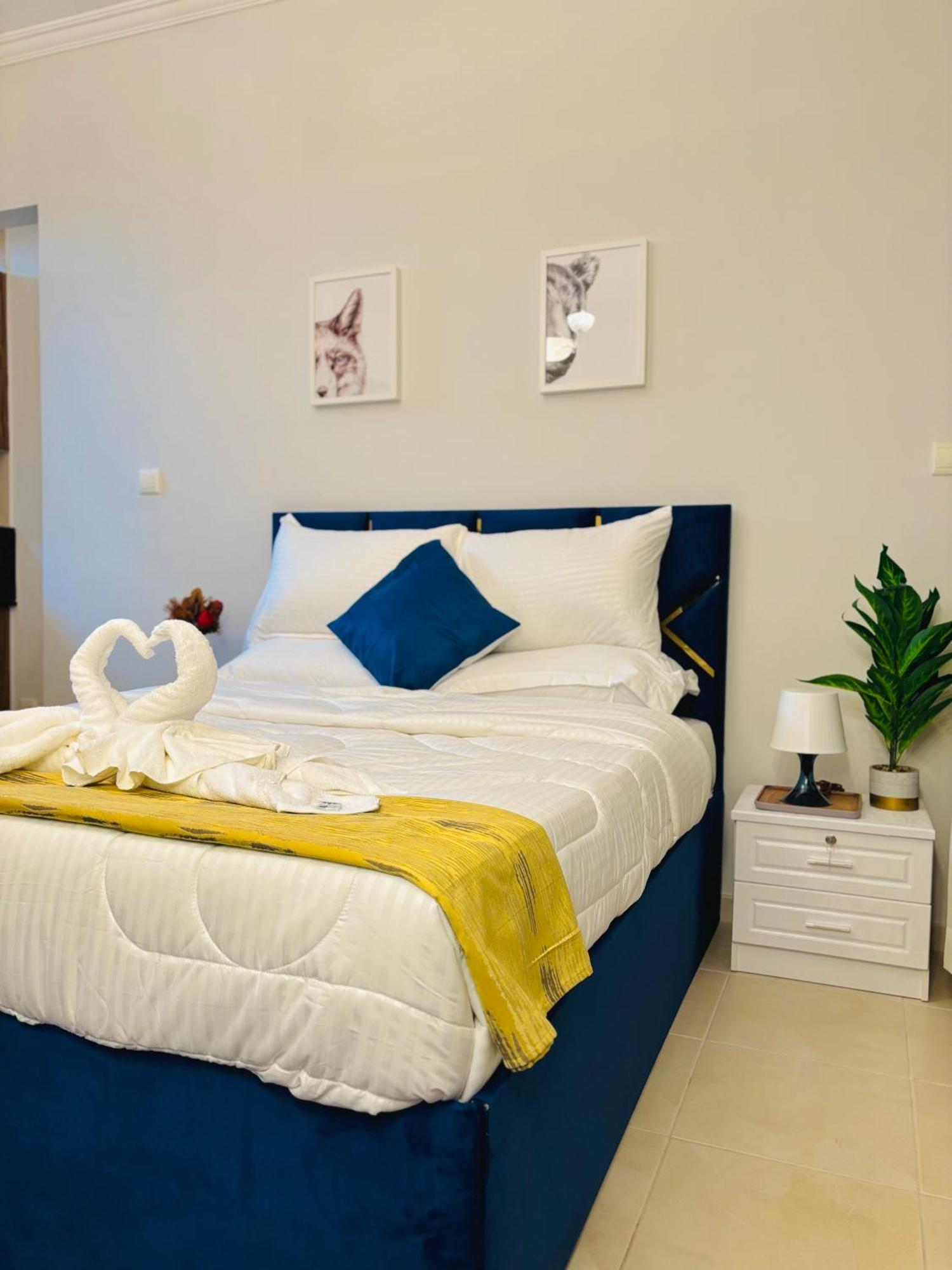 Stunning With Rooftop Pool, Balcony & Gym Dubai