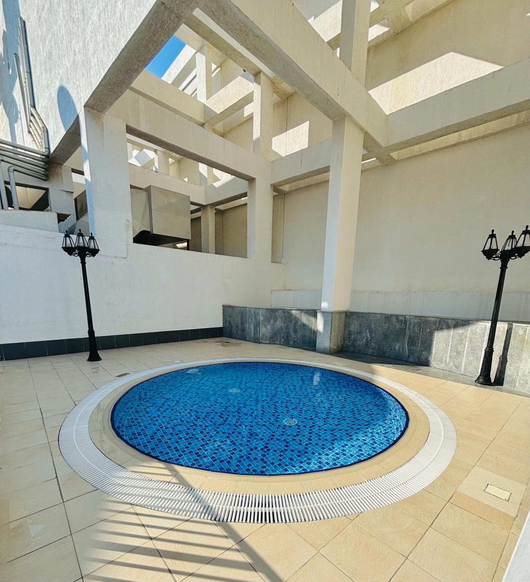 Apartment Stunning With Rooftop Pool, Balcony & Gym Dubai
